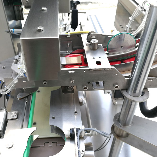 玻璃瓶真空旋蓋機(jī)-醬料生產(chǎn)線專用真空旋蓋設(shè)備細(xì)節(jié)展示 玻璃瓶真空旋蓋機(jī)-醬料生產(chǎn)線專用真空旋蓋設(shè)備細(xì)節(jié)展示